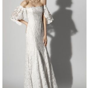 NWT Carolina Herrera Felicity gown in cream size 8